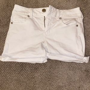 AMERICAN EAGLE white denim shorts🤍